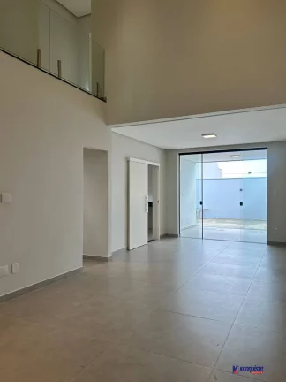 Imagem VENDO CASA 4/4 SENDO TRÊS SUIT EM CONDOMÍNIO - SIM