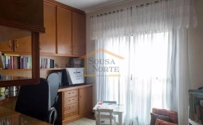 Imagem Apartamento à venda, 220 m², dispõe de 4 dormitórios, sendo com 4 suítes, 5 banheiros. Conta co...