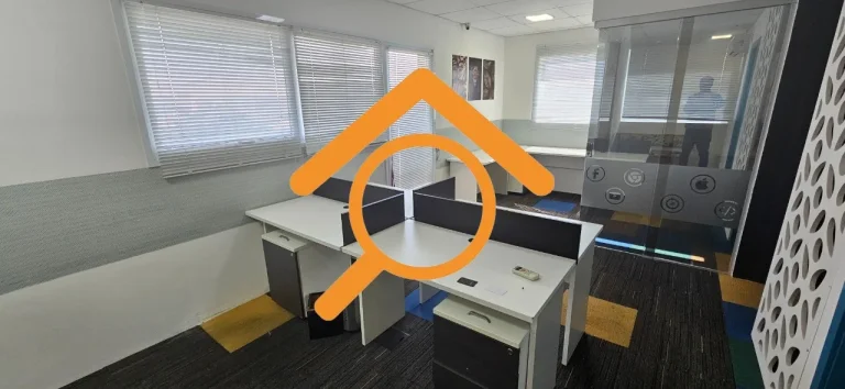 Imagem Sala Comercial à Venda em Condomínio de Prestígio em Santo Amaro, São Paulo-SP: 1 Sala, 1 Banheiro, 1 Vaga, 40m²