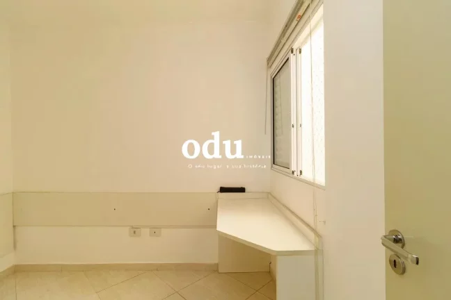 Imagem Um sobrado que une o conforto de uma casa com a praticidade e segurança de um condomínio. Com 100 ...