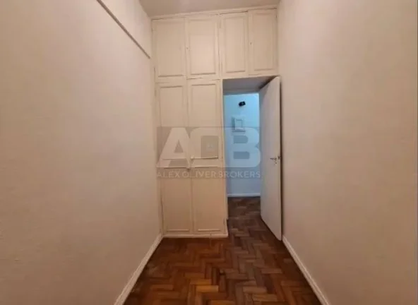 Imagem Apartamento à venda no Leme, 48m2, 2Quartos, na R. Dias Lopes.