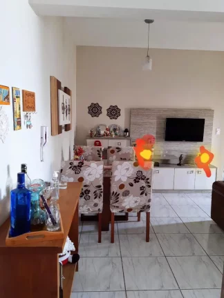Apartamento disponível, com 02 dormitórios, sala de visita com sacada telada, banheiro social com ...