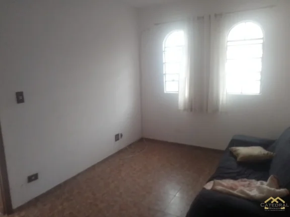 Imagem Casa térrea em localização privilegiada na Vila Arens