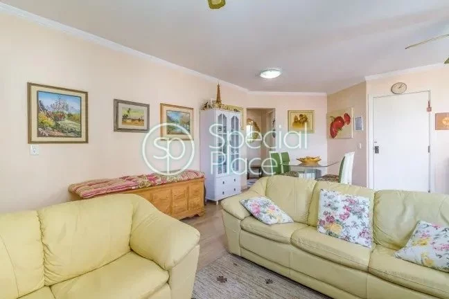 Imagem Apartamento com 3 dormitórios com armários, sendo 1 uma suíte, banheiro, ampla sala de visitas co...