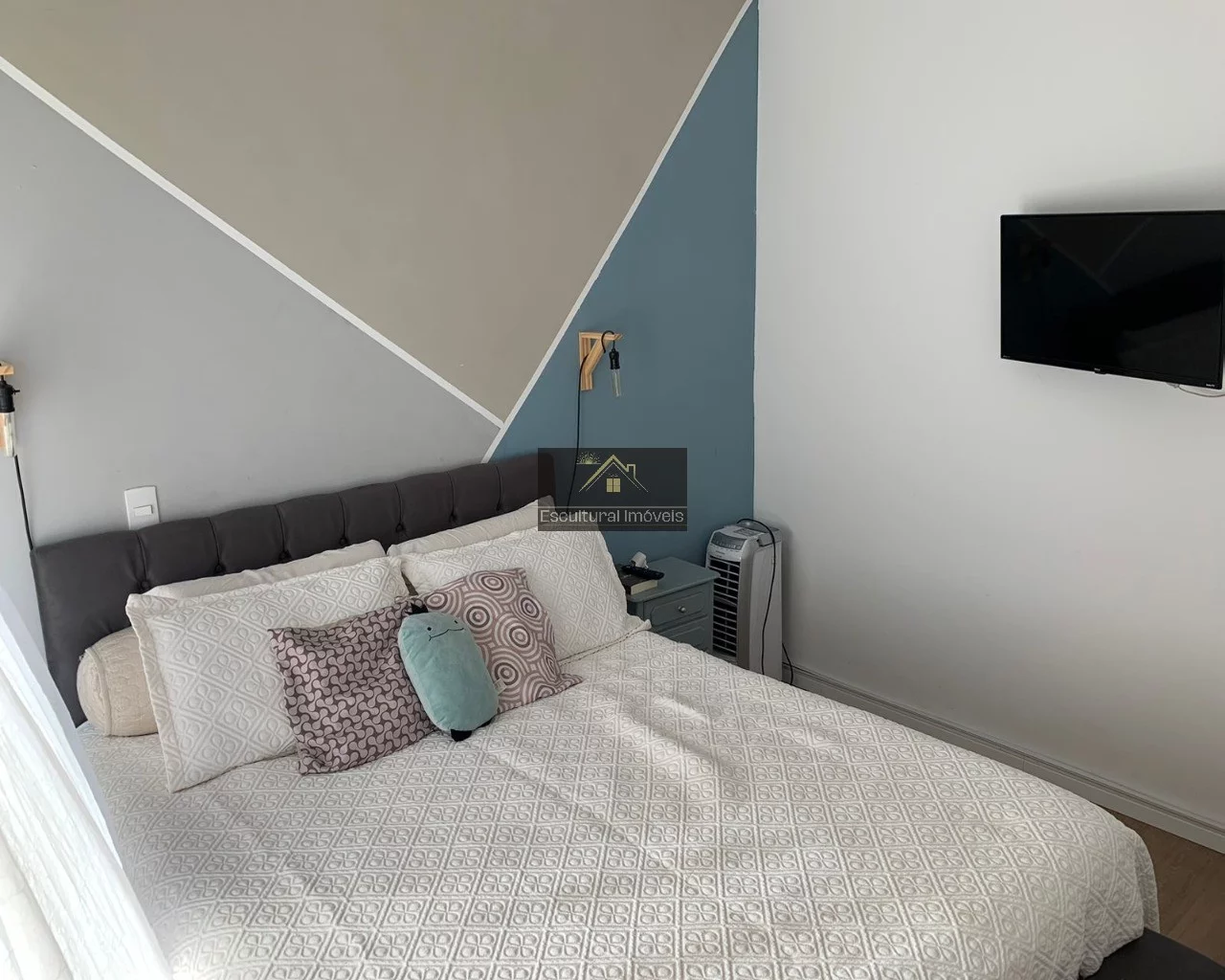 Imagem CASA CONDOMÍNIO FECHADO PRÓXIMO SÃO ROQUE 250 METROS DA RODOVIA RAPOSO TAVARES 4 DORMITÓRIOS 1 SUÍTE SALA LAREIRA 4 VAGAS VARANDA SEGURANÇA LAZER