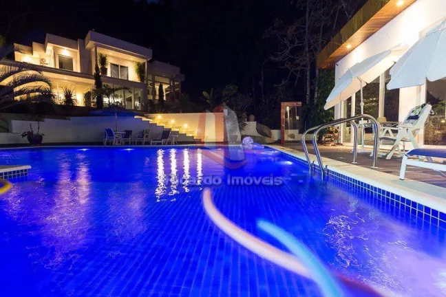 Casa Contemporânea Rio das Ostras à Venda