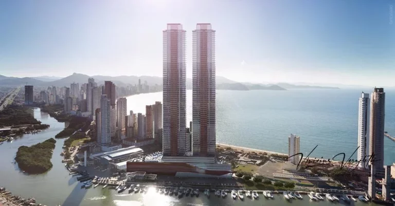 Imagem Apartamento 4 ou + dormitórios para Venda em Balneário Camboriú / SC no bairro Centro