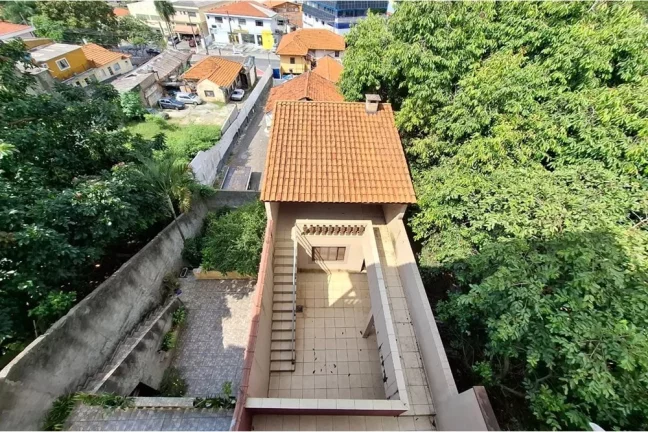 Imagem Casa para locação com 290m², 3 dormitórios, sendo 1 suíte, 4 vagas de garagem coberta e edícula com quarto e banheiro por R$4.500,00 - Vila Jaguara-SP