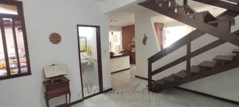 Imagem Casa Duplex em Aracaju á Venda no Bairro Farolândia. Próximo ao Hiper GBarbosa.