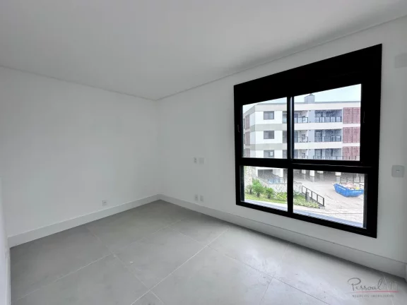 Imagem Apartamento exclusivo à beira-mar, localizado no prestigiado bairro João Paulo, em Florianópolis....