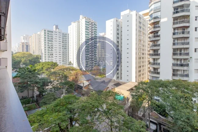 Imagem Oportunidade única em Moema: Apartamento de alto padrão com 4 quartos, 3 suítes e 155m² - São Paulo-SP