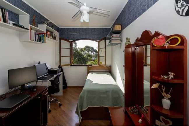 Imagem Casa Única com Piscina, Sauna e Salão de Festas no Jaraguá