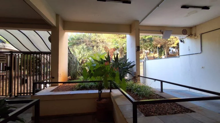 Imagem Vendo Apartamento tipo KIT, sala conjugada com quarto, cozinha, a.s, no centro da Cidade