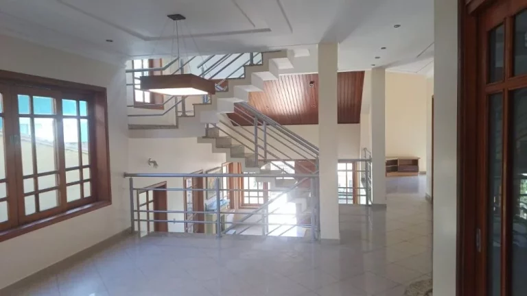 Imagem Sobrado com 4 dormitórios à venda, 335 m² por R$ 2.150.000,00 - Caputera - Arujá/SP