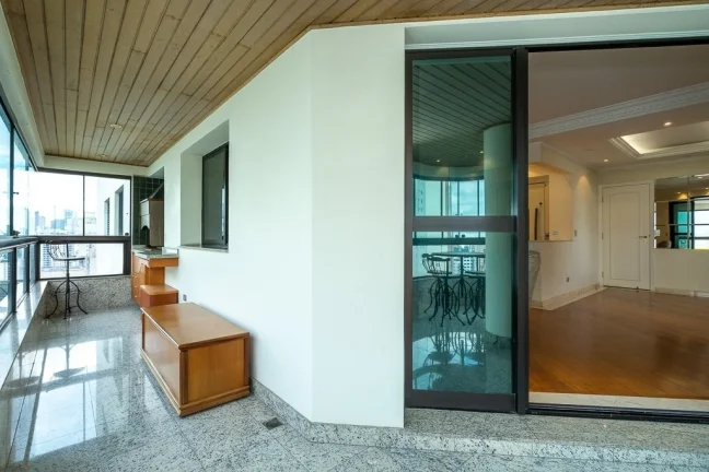 Imagem Apartamento 164M², 3Q, 2 Suítes, 5 Banheiros, 3 Vagas, Varanda, Piscina, Lavabo, Academia, Salão de Festas, Churrasqueira, Closet, Brinquedoteca.