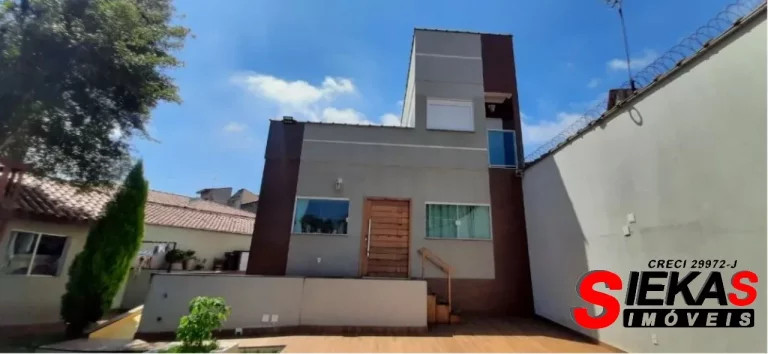 Imagem Imperdível! Casa à venda em São Paulo-SP, Itaquera, 4 quartos, 2 suítes, 2 salas, 3 banheiros, 3 vagas, 165m². Confira!