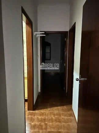 Imagem Vende-se casa com dois quartos no centro da cidade - Igarapava/SP