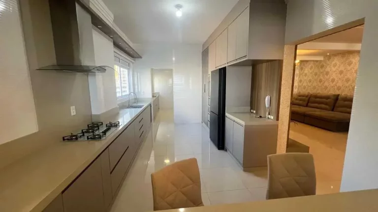 Imagem Apartamento com 4 suítes sendo 1 master e 2 vagas de garagem em - Meia Praia Itapema/SC