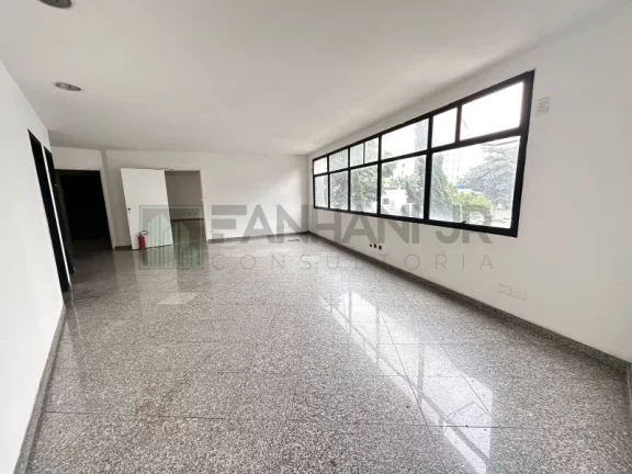 Imagem Aluguel de Sala Comercial de Alto Padrão na Vila Olímpia, São Paulo-SP: 4 Salas, 5 Banheiros, 2 Vagas de Garagem - 150m².