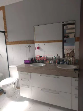Imagem Casa com 3 dormitórios à venda, 240 m² por R$ 1.000.000,00 - Balneário São Pedro - São Pedro da Aldeia/RJ