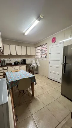 Imagem Casa sobresposta baixa com 03 dormitórios á venda em Santos