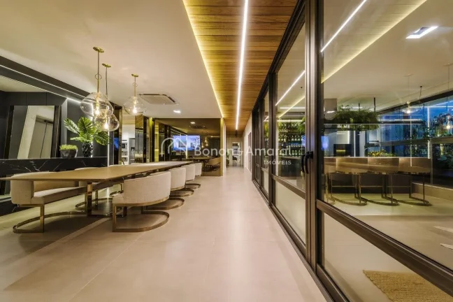 Imagem Magnífico apartamento no Cambuí, no Edifício Le Reve, com 316 m². 

O imóvel possui living para...