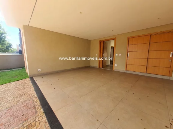 Imagem Casa Térrea com piscina no condomínio Jd. Vista Bella
