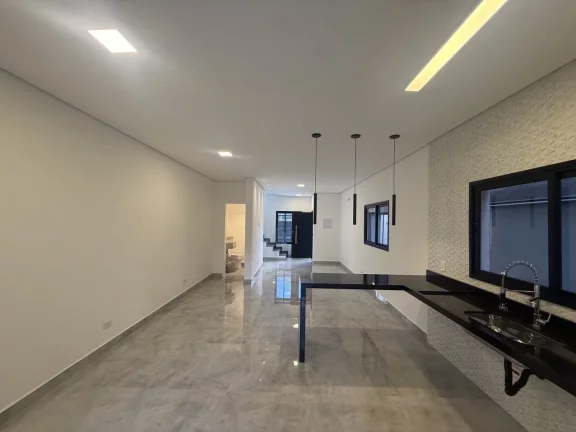 Imagem Casa a Venda com 3 Suítes e Piscina - Muito Conforto!