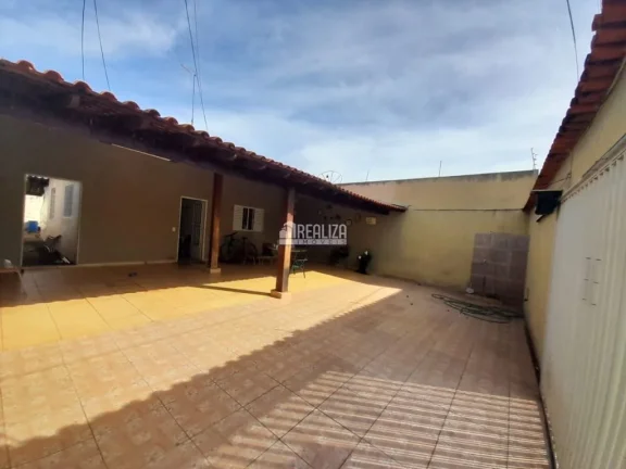Imagem Casa à venda no bairro Beija-Flor II, Uberaba: 2 dormitórios, móveis planejados.