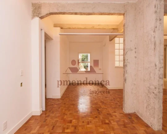 Imagem Apartamento bem amplo, totalmente reformando, tanto hidraulica, com eletrica, pisos e armarios, livv...