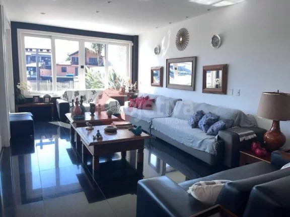 Imagem Mansão com deck para canal navegável, Ogiva - Cabo Frio