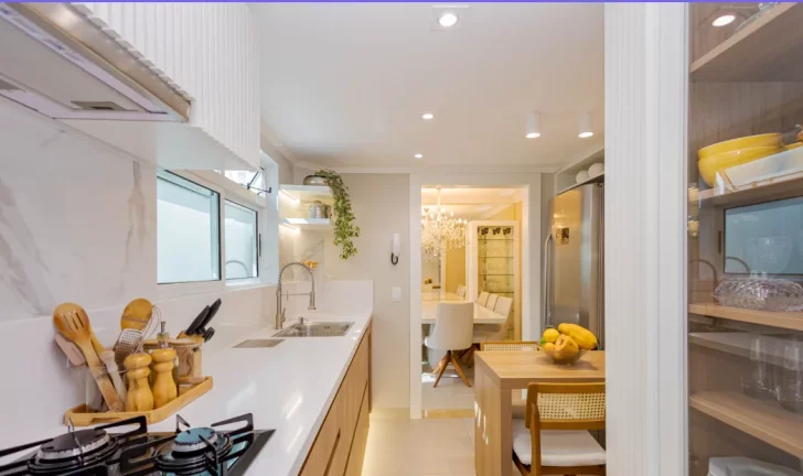 Imagem Sobrado em Condomínio de 3 quartos no bairro Santa Felicidade