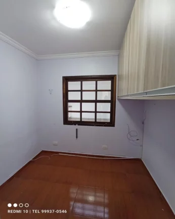 Imagem Alugo casa em condomínio 04 dor