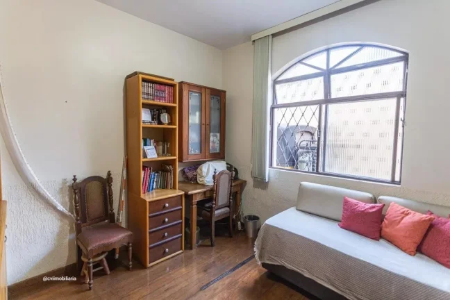 Imagem Casa ampla em lote de 360m², localizada no bairro Santa Inês, ideal para quem busca espaço, confo...