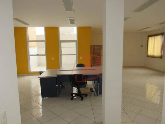 Imagem Aluga-se Sala comercial com 88 m² no bairro Santa Cecília - Porto Alegre/RS