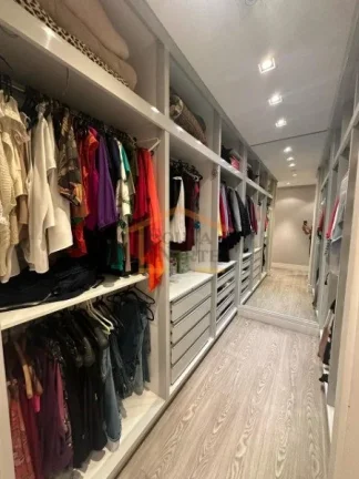 Imagem Apartamento alto padrão!! Todo mobiliado!
3 dormitórios, sendo 3 suítes, closet, sala ampla, saca...