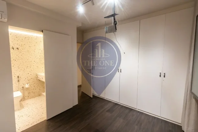 Imagem Apartamento à venda na Vila Olímpia, São Paulo-SP: 2 quartos, 1 suíte, 2 salas, 3 banheiros, 1 vaga de garagem e 80m² de área.