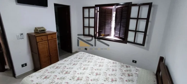 Imagem CASA SOBRADO A VENDA NO ITAGUÁ COM 3 SUÍTES,1 BANHEIRO SOCIAL,3 VAGAS DE GARAGEM,CASA DE CASEIRO