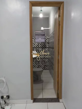 Imagem Sobrado com 4 casas à venda no Embu das Artes