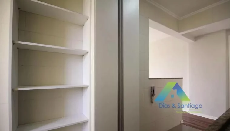 Imagem Apartamento com 3 dormitórios e 2 banheiros em Vila das Mercês/SP!