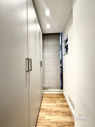 Imagem Apartamento reformado, 75m², 2 quartos, 2 vagas, na segunda quadra do mar da Praia de Itapoã