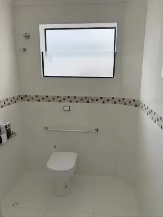 Imagem Salão Comercial de 400m² no Recanto das Rosas, Cerquilho-SP: 3 Banheiros, 4 Vagas de Garagem. Venha Conferir!