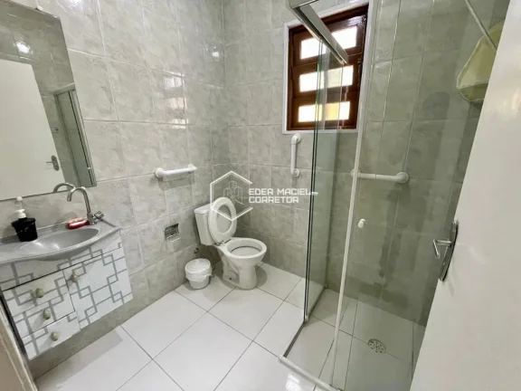 Imagem Excelente imóvel em terreno de 275 m², com 219 m² de área construída, ideal para moradia famili...