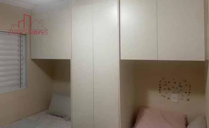 Imagem Belíssima casa térrea com piscina - 3 dorms. 160m².