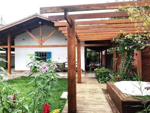 Imagem Linda casa às venda ou locação no centro de Iguape/SP
