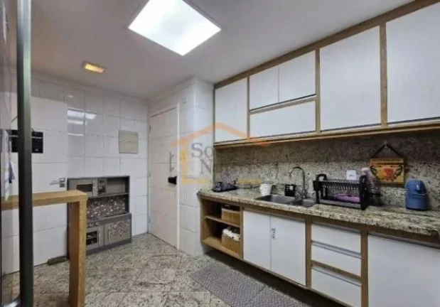 Imagem Apto 3 dormitórios, sendo 3 suítes, com armários (a Master com closet, varanda e ar condicionado)...