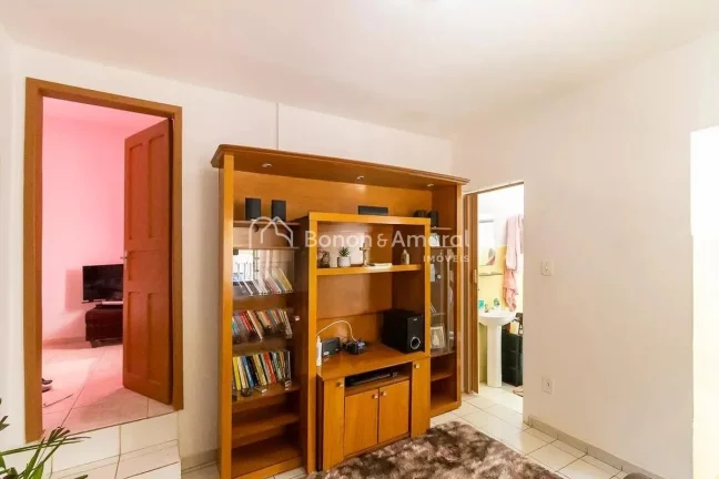 Imagem Apresentamos este imóvel amplo com 4 dormitórios e 2 banheiros, ideal para quem busca conforto e p...