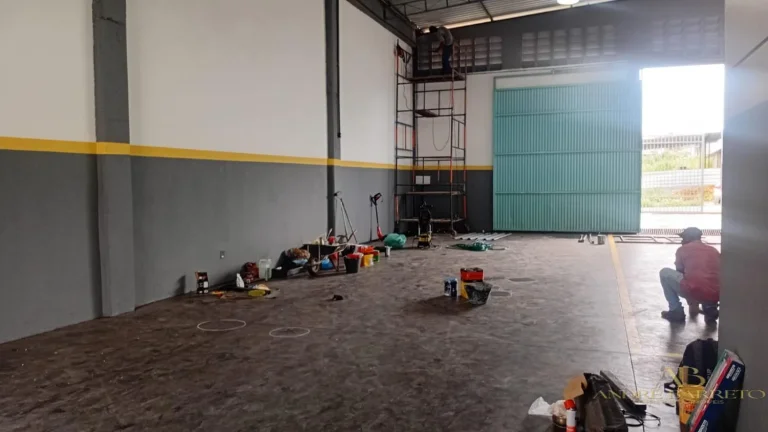 Imagem IMÓVEL COMERCIAL PRONTO PARA OPERAÇÃO | JARDIM LIMOEIRO - CAMAÇARI | 212m² | PÉ-DIREITO ELEVADO | ESTACIONAMENTO