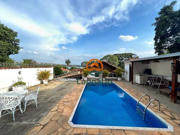 Imagem Casa com 3 dormitórios à venda, 280 m² por R$ 1.200.000,00 - Centro - Lagoa Santa/MG
