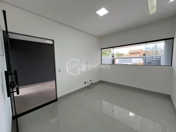 Imagem Imperdível oportunidade: Casa à venda em Campo Grande-MS, no Jardim Tijuca, com 3 quartos, 1 suíte, 3 salas, 1 banheiro, 3 vagas de garagem e 140m².